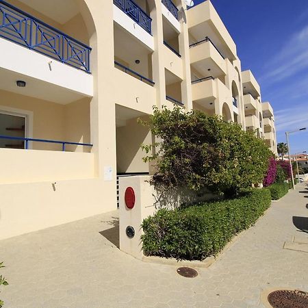 Armacao De Pera Brightness With Pool By Homing Apartment Exterior photo