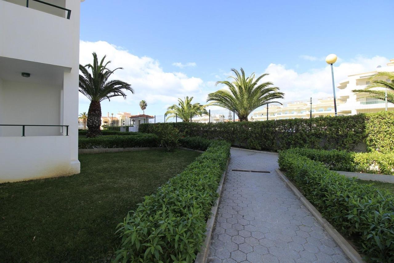 Armacao De Pera Brightness With Pool By Homing Apartment Exterior photo