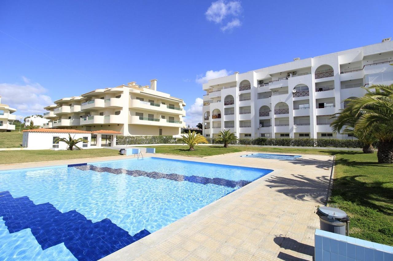 Armacao De Pera Brightness With Pool By Homing Apartment Exterior photo