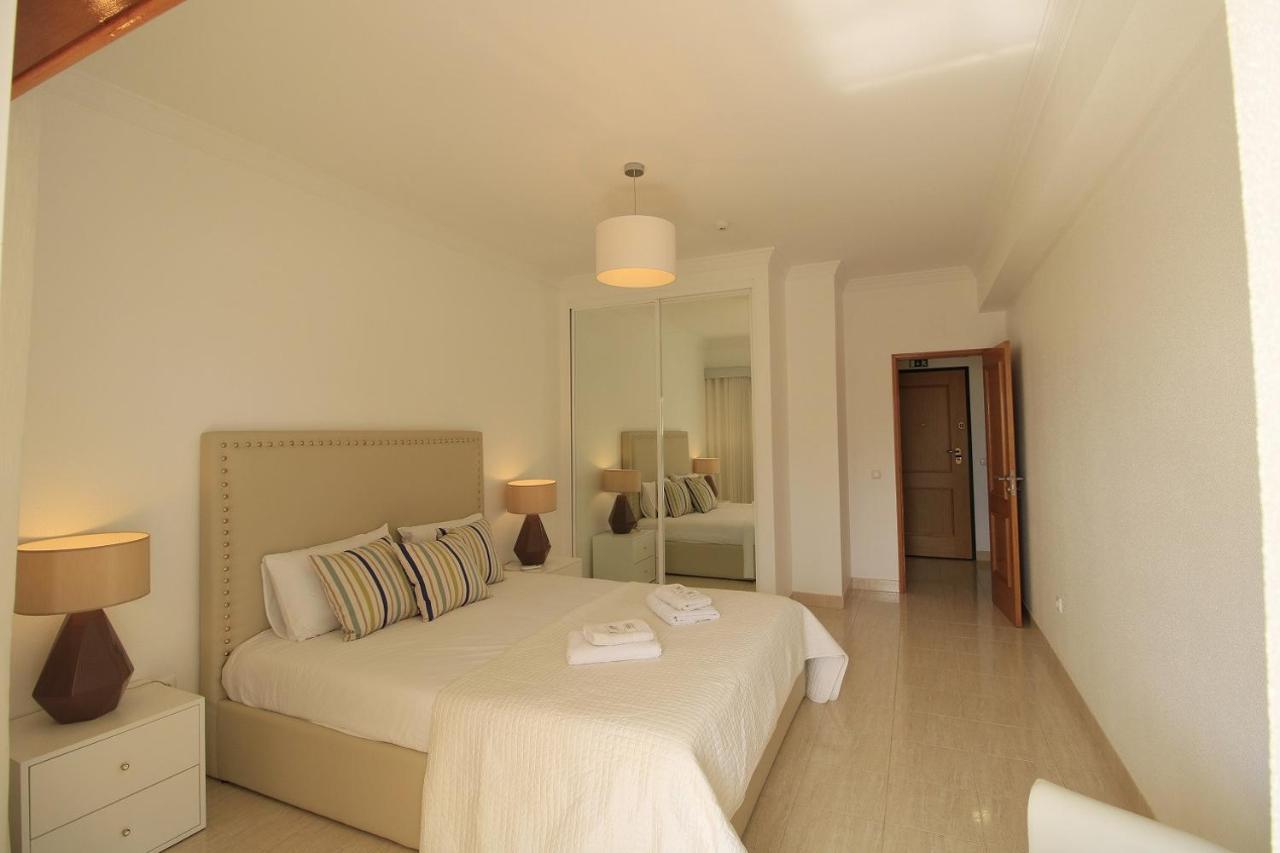 Armacao De Pera Brightness With Pool By Homing Apartment Exterior photo